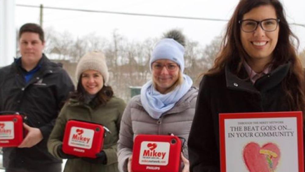 Niagara movers donate 6 life-saving AEDs to local YWCAs